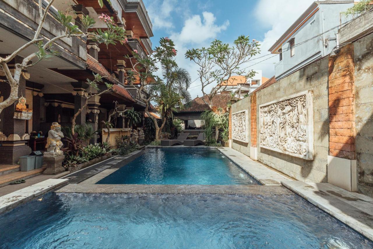 Suarsena Ubud Esterno foto