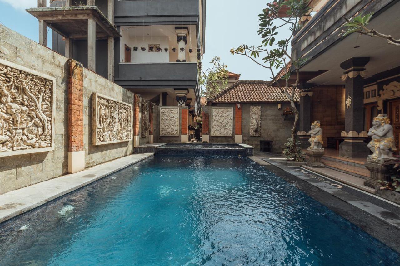 Suarsena Ubud Esterno foto