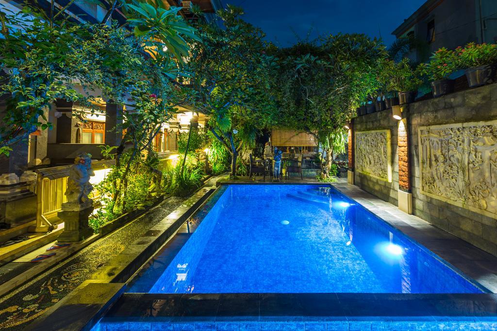 Suarsena Ubud Esterno foto