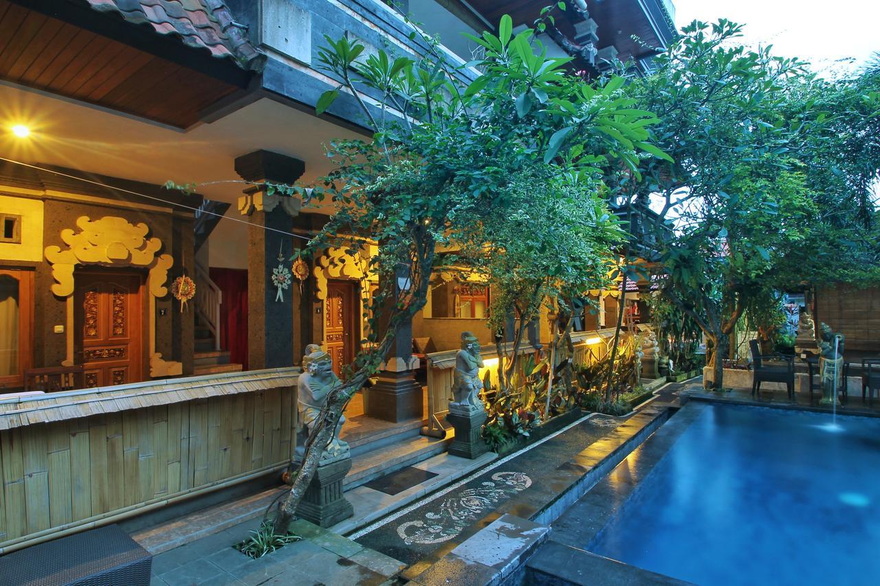 Suarsena Ubud Esterno foto