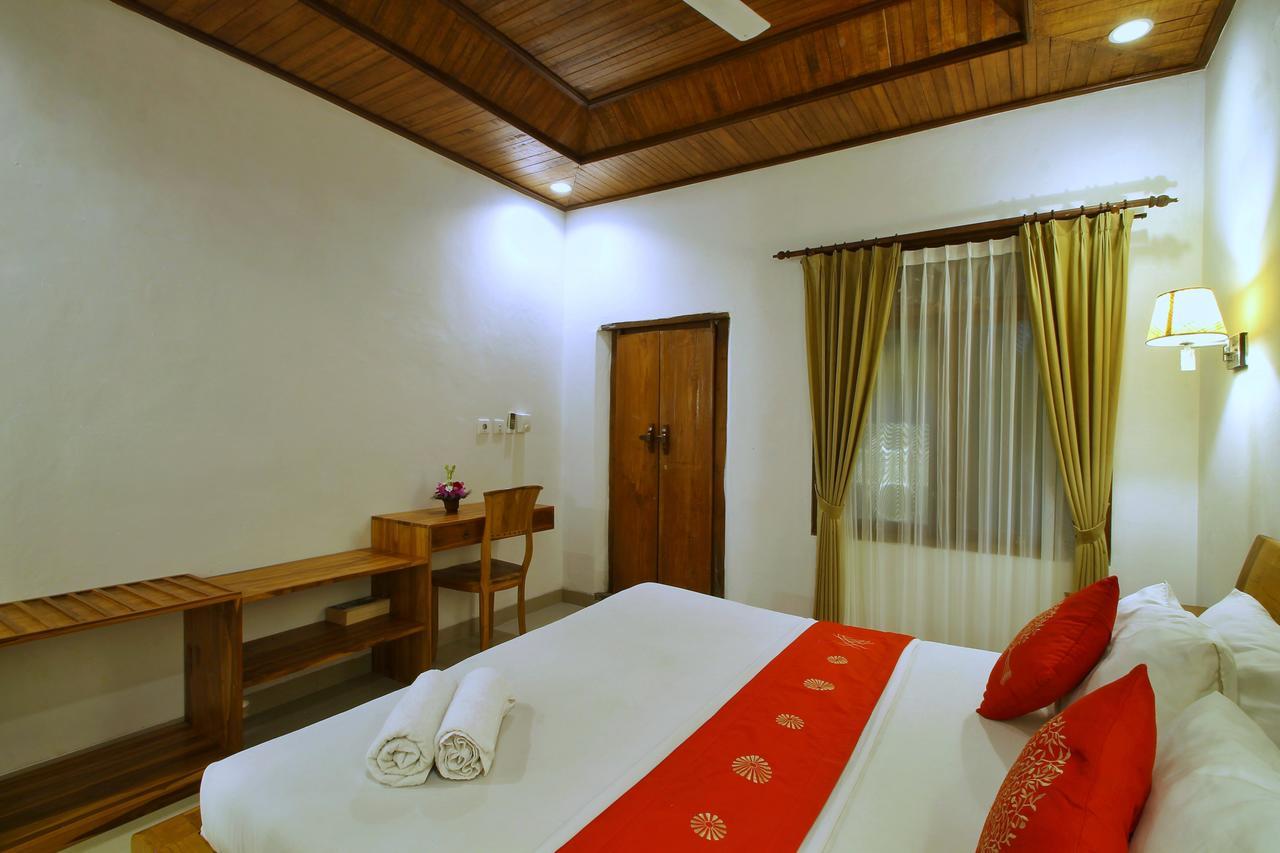 Suarsena Ubud Esterno foto